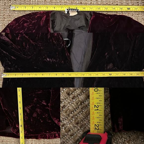 1960s Crushed Velvet Opera Coat in Deep Plum – 1967–1971 - Picture 8 of 9